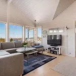 With Views Of Skerries On Hitra Holiday home *