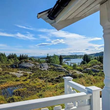 With Views Of Skerries On Hitra * Knarrlagsund